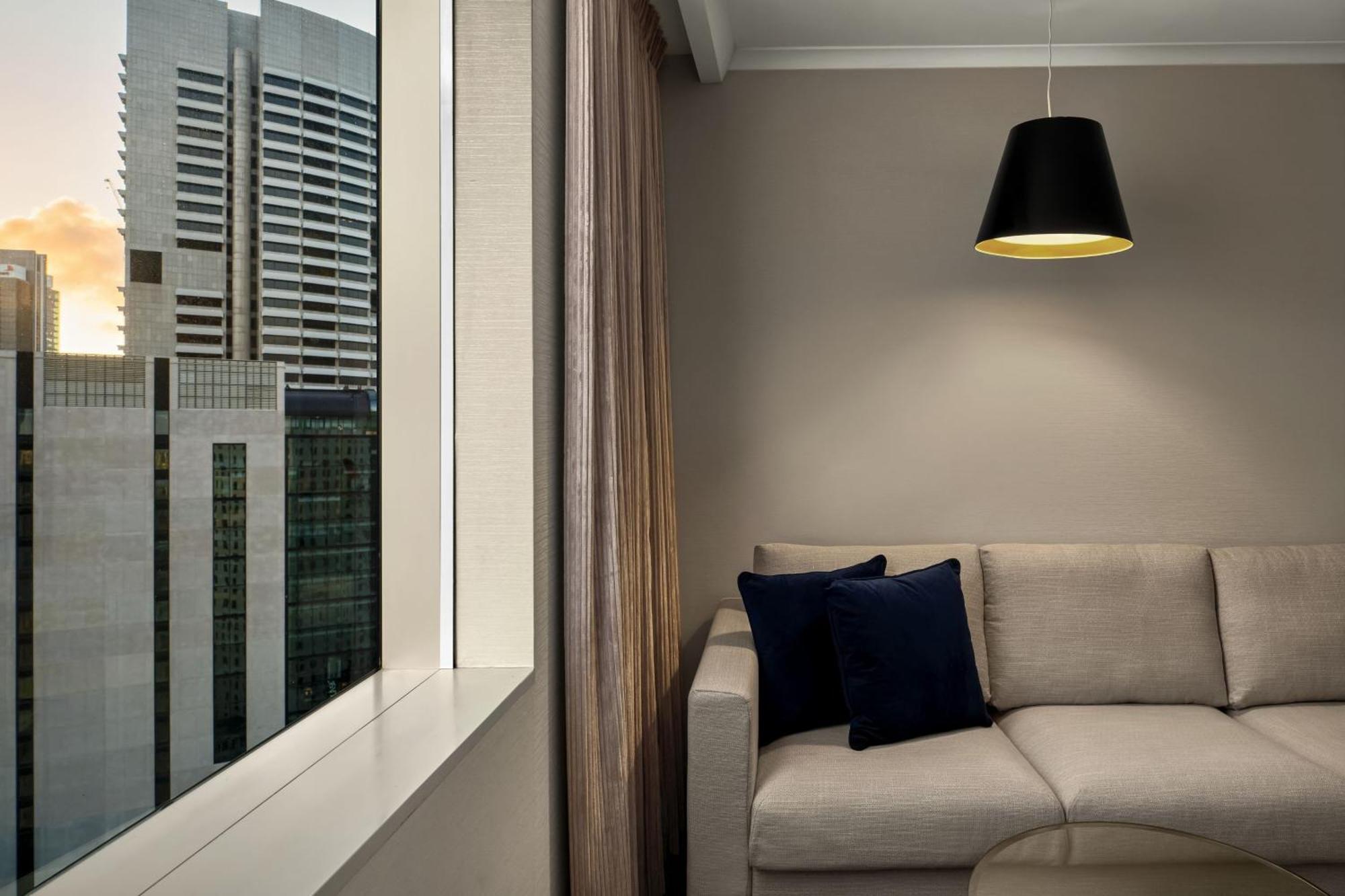Sydney Harbour Marriott Hotel At Circular Quay Exterior foto A pendant light
